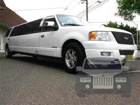 Ford Expedition White2